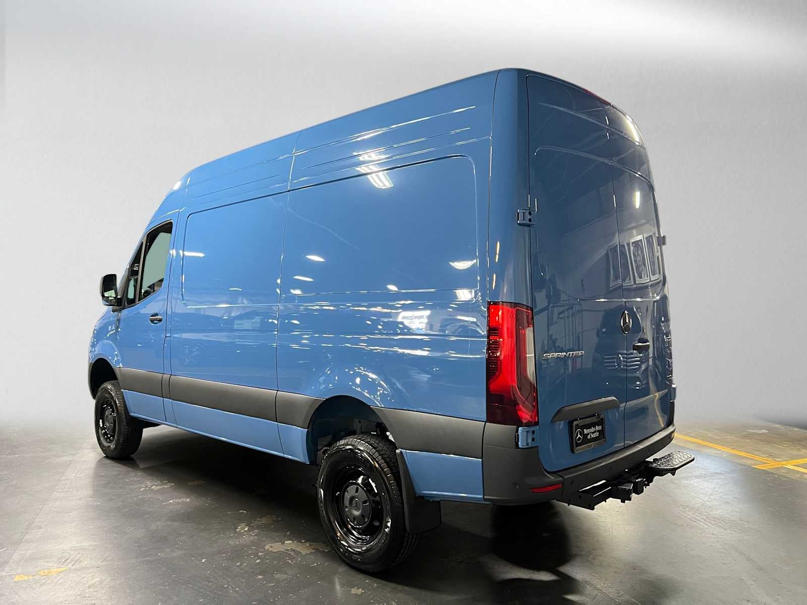 2027 Mercedes-Benz Sprinter Cargo 2500 Standard Roof I4 Diesel HO 144 AWD