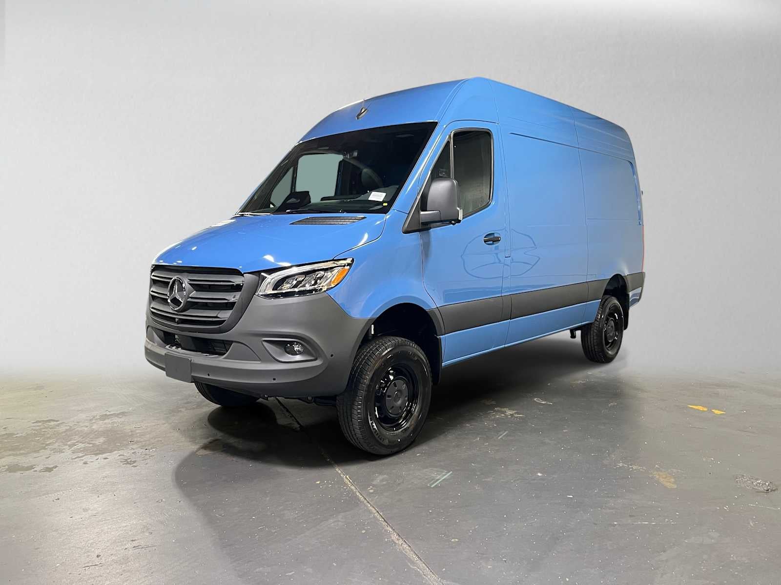 2027 Mercedes-Benz Sprinter Cargo 2500 Standard Roof I4 Diesel HO 144 AWD