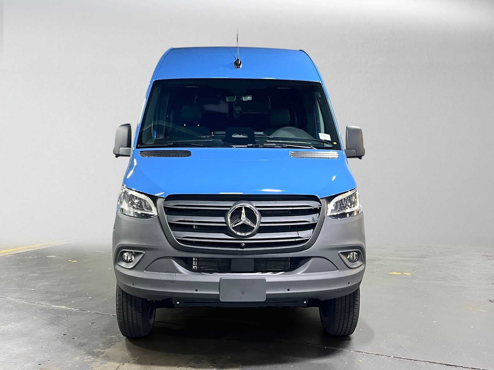 2027 Mercedes-Benz Sprinter Cargo 2500 Standard Roof I4 Diesel HO 144 AWD