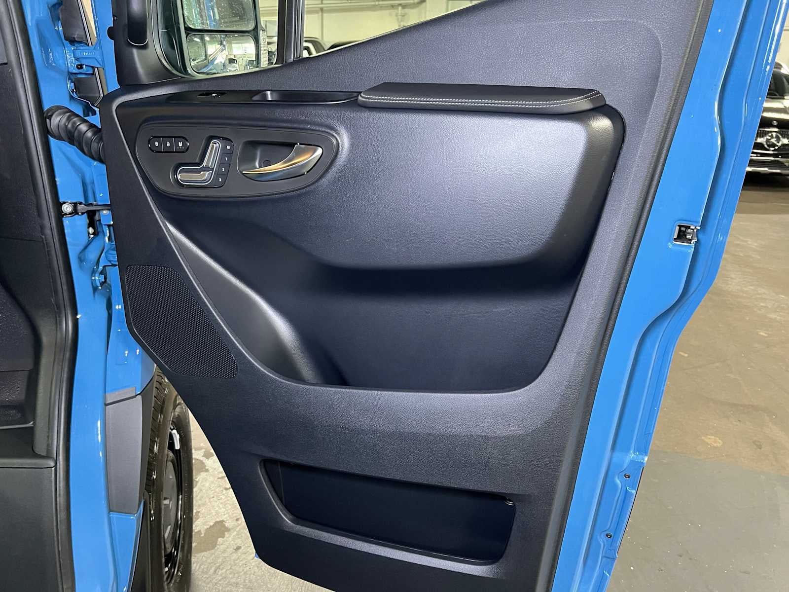 2027 Mercedes-Benz Sprinter Cargo 2500 Standard Roof I4 Diesel HO 144 AWD