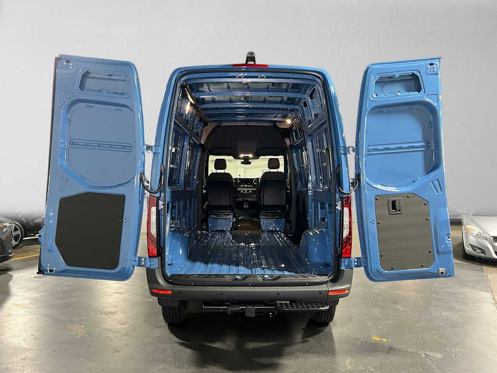 2027 Mercedes-Benz Sprinter Cargo 2500 Standard Roof I4 Diesel HO 144 AWD
