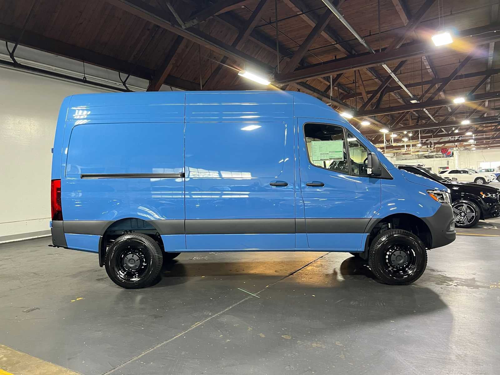 2027 Mercedes-Benz Sprinter Cargo 2500 Standard Roof I4 Diesel HO 144 AWD