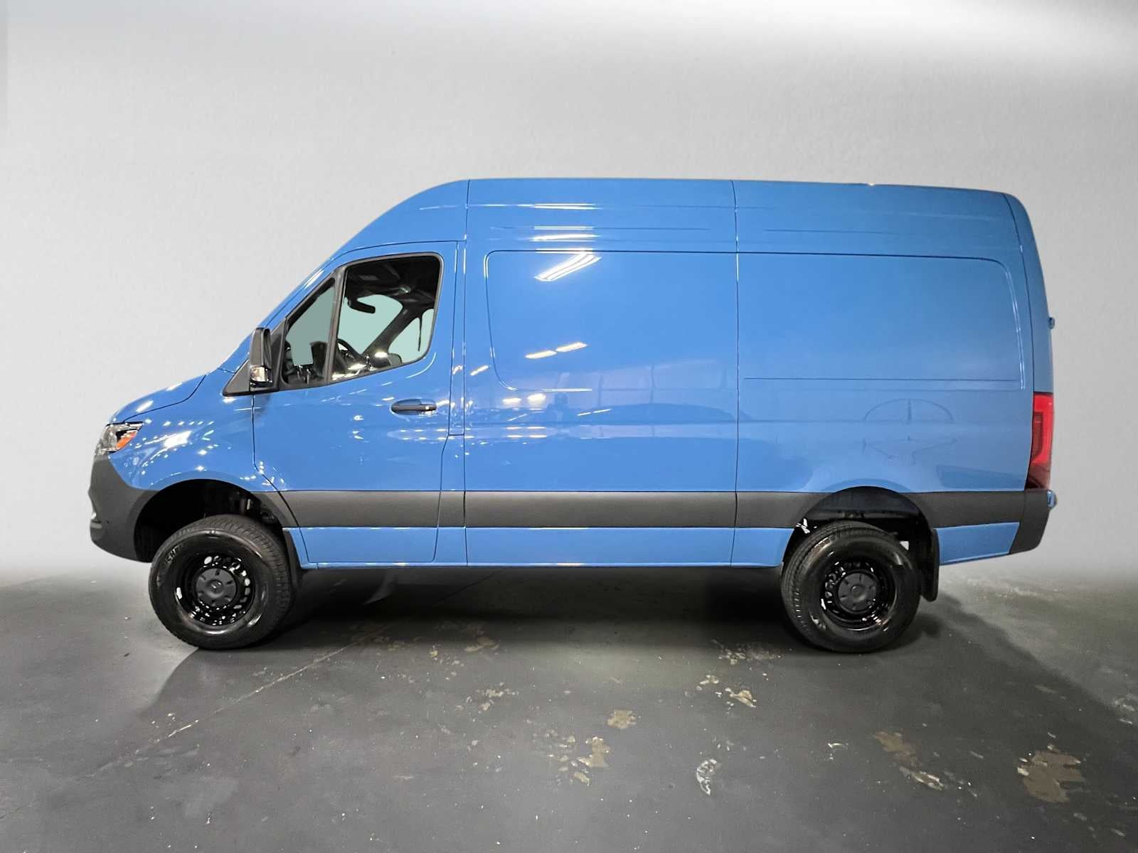 2027 Mercedes-Benz Sprinter Cargo 2500 Standard Roof I4 Diesel HO 144 AWD