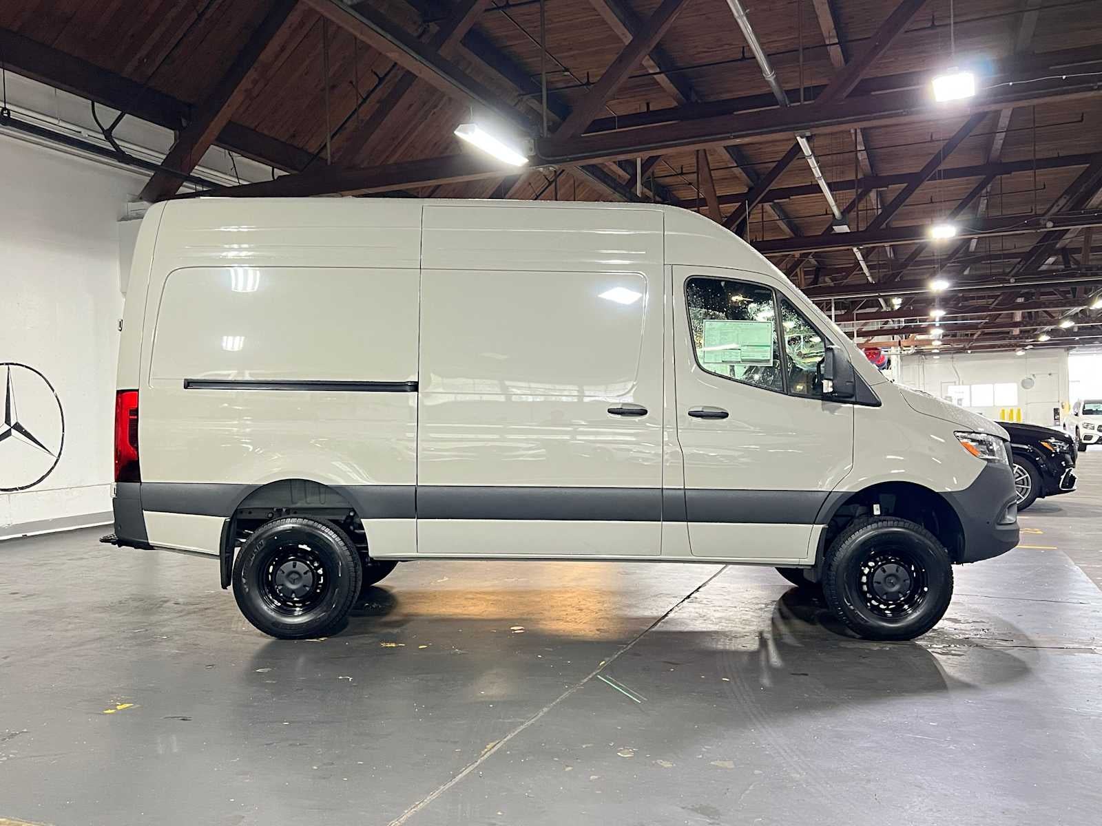 2027 Mercedes-Benz Sprinter Cargo 2500 Standard Roof I4 Diesel HO 144 AWD