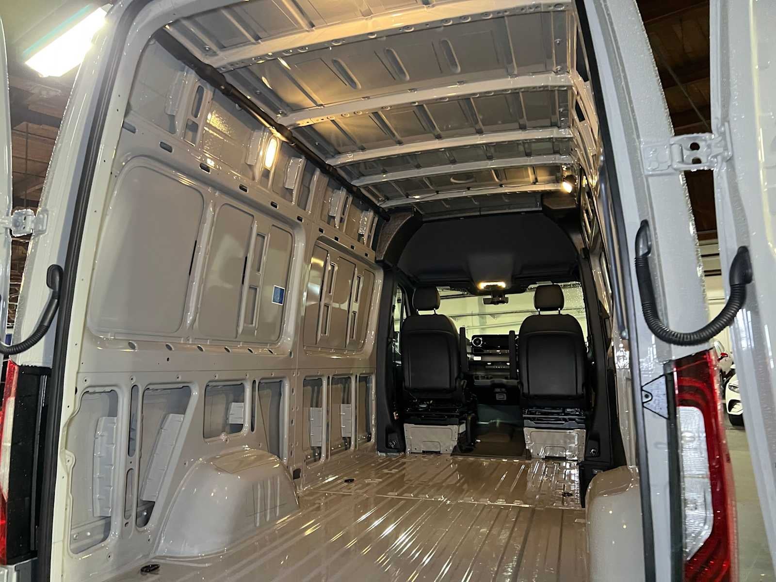 2027 Mercedes-Benz Sprinter Cargo 2500 Standard Roof I4 Diesel HO 144 AWD