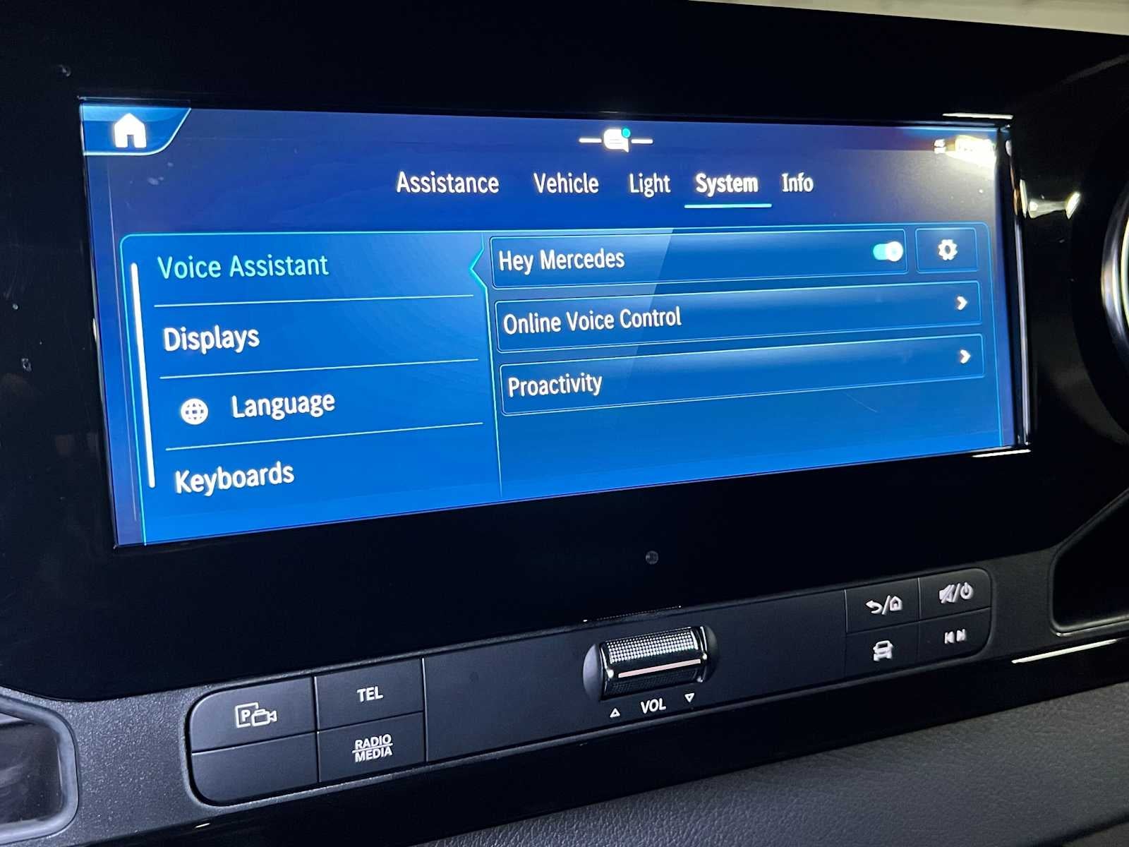 2026 Mercedes-Benz Sprinter 2500 Standard Roof I4 Diesel HO 144 AWD