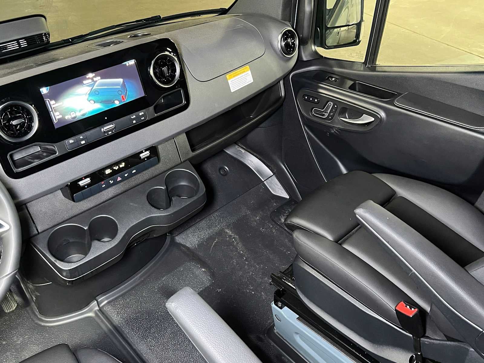 2026 Mercedes-Benz Sprinter 2500 Standard Roof I4 Diesel HO 144 AWD