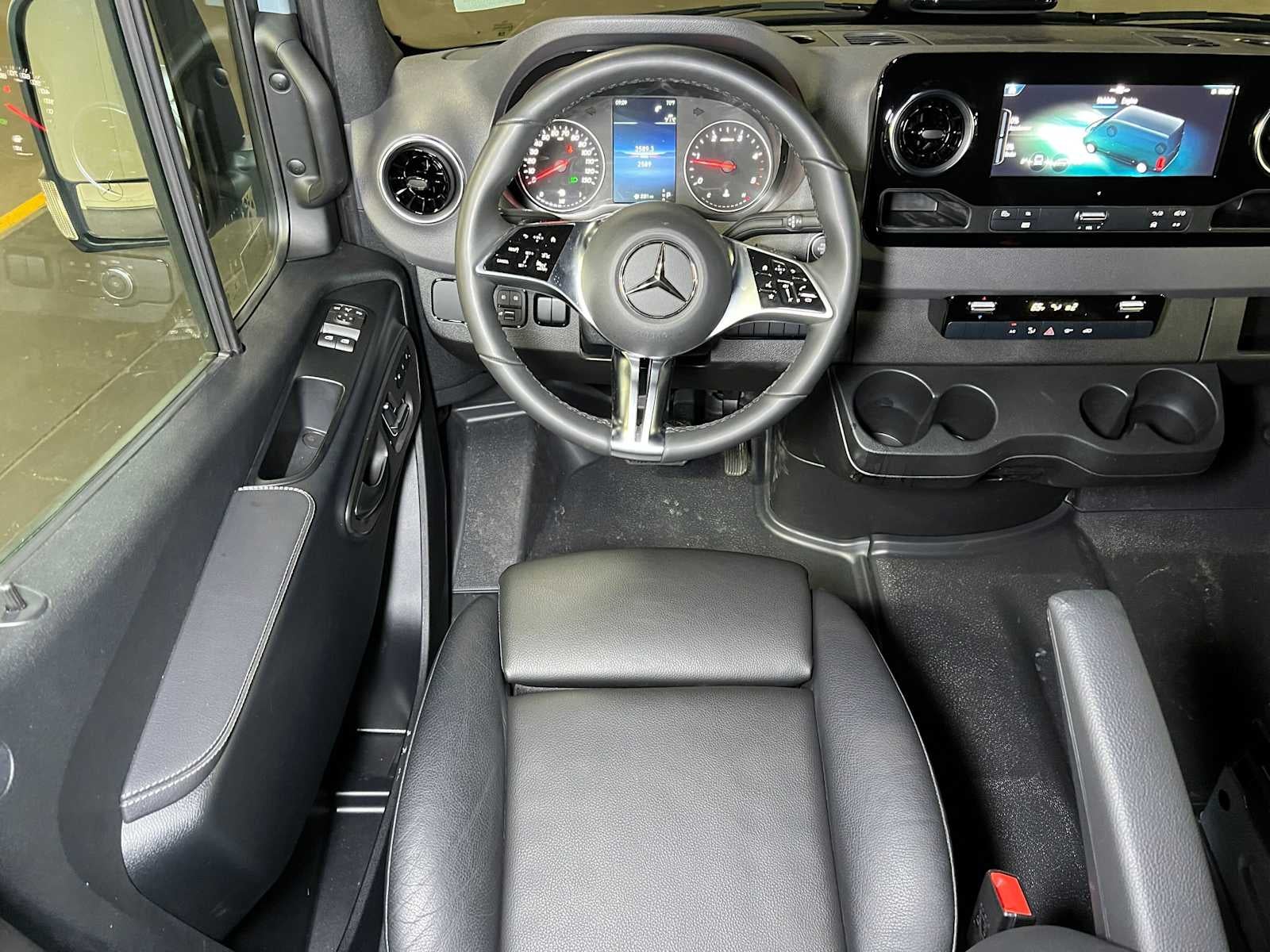 2026 Mercedes-Benz Sprinter 2500 Standard Roof I4 Diesel HO 144 AWD