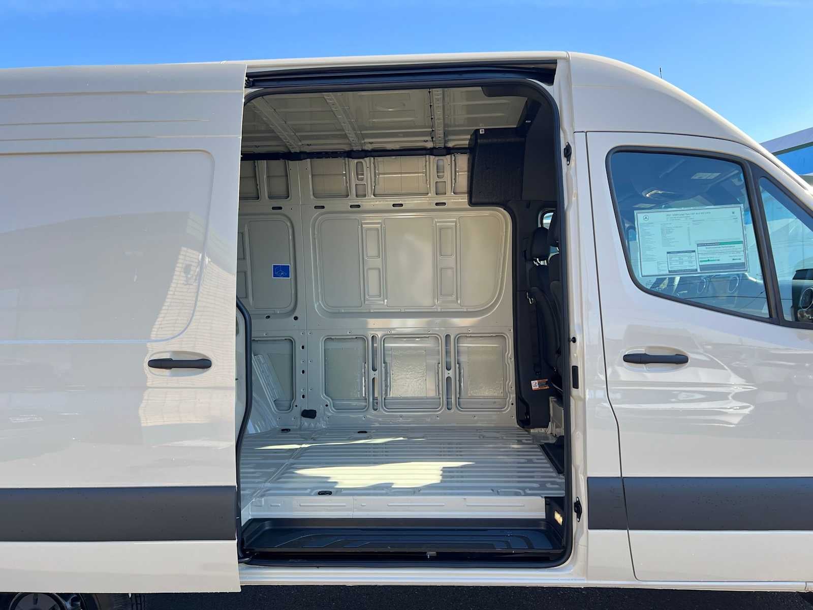 2027 Mercedes-Benz Sprinter Cargo 2500 Standard Roof I4 Diesel HO 144 AWD