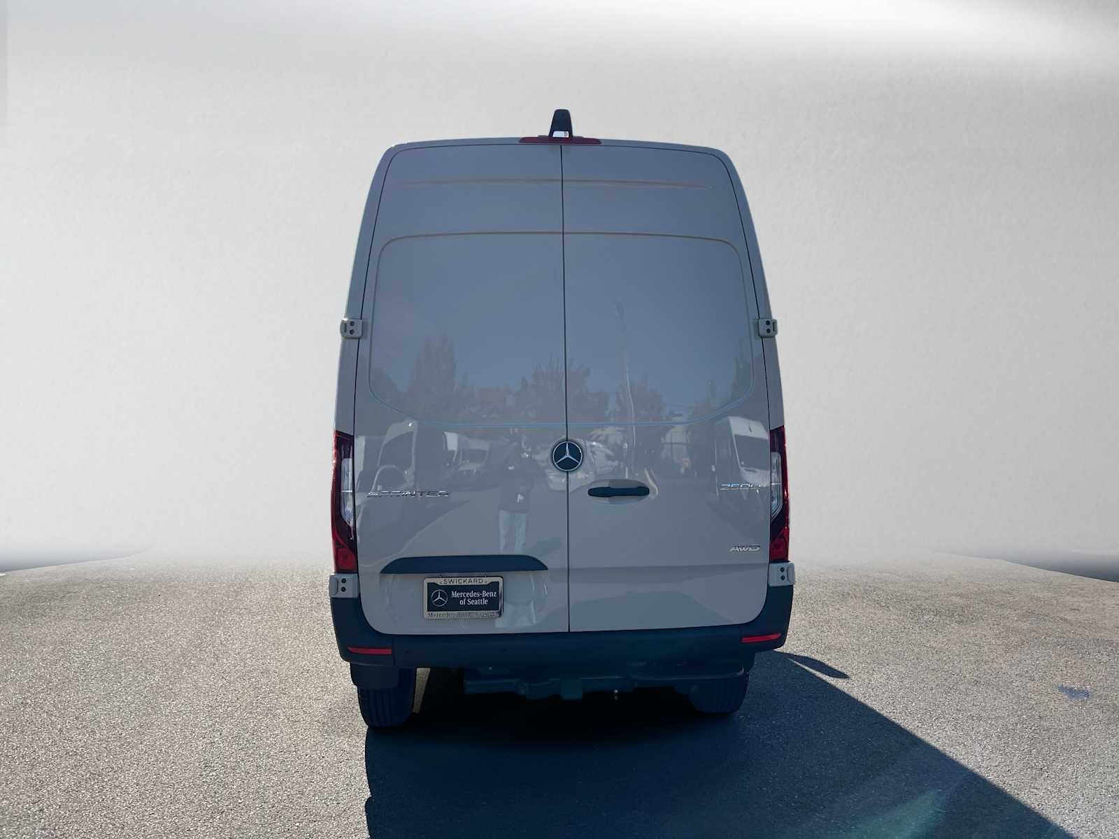 2027 Mercedes-Benz Sprinter Cargo 2500 Standard Roof I4 Diesel HO 144 AWD