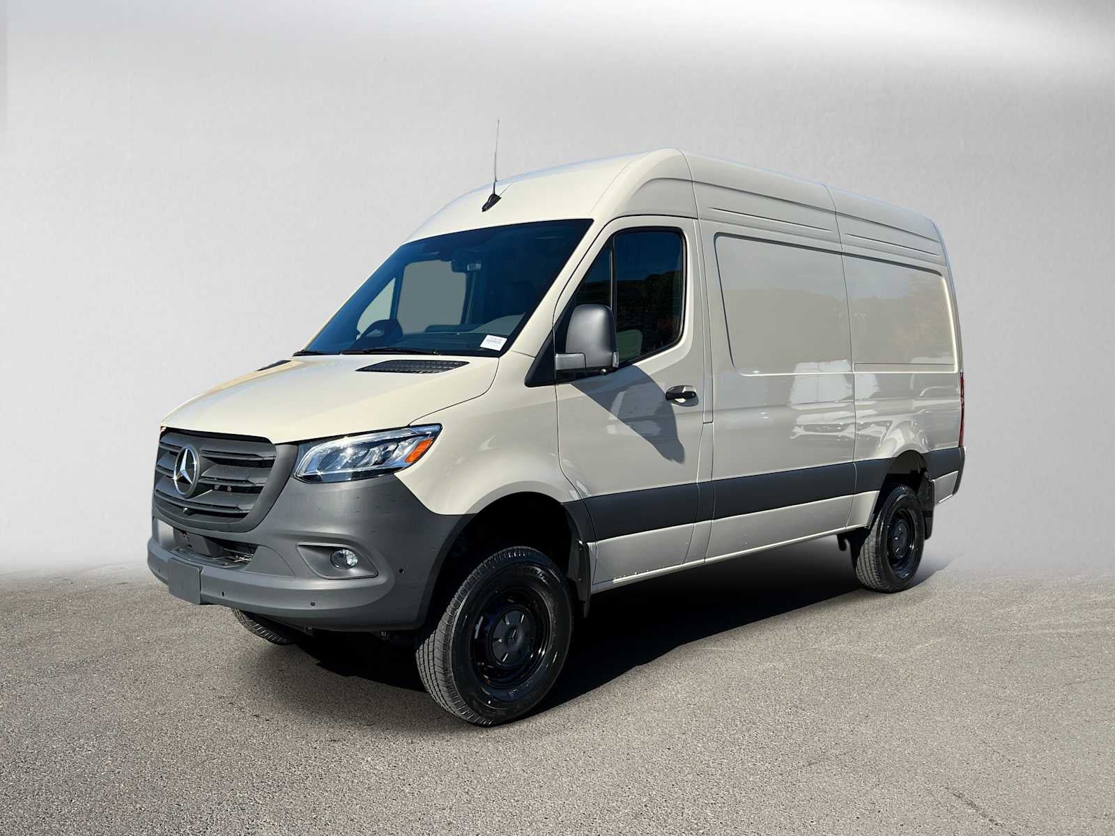 2027 Mercedes-Benz Sprinter Cargo 2500 Standard Roof I4 Diesel HO 144 AWD
