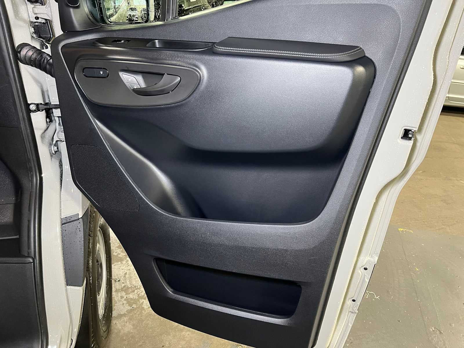 2027 Mercedes-Benz Sprinter Cargo 2500 Standard Roof I4 Diesel HO 144 AWD