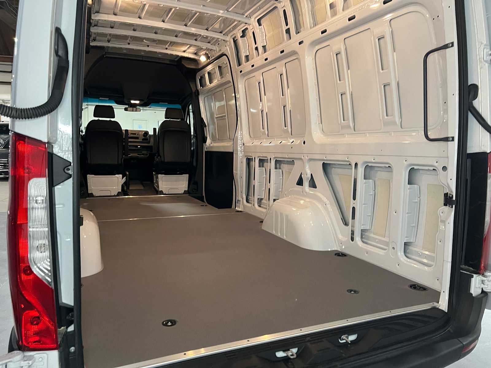 2025 Mercedes-Benz Sprinter Cargo Van 2500 High Roof I4 Diesel HO 170 RWD