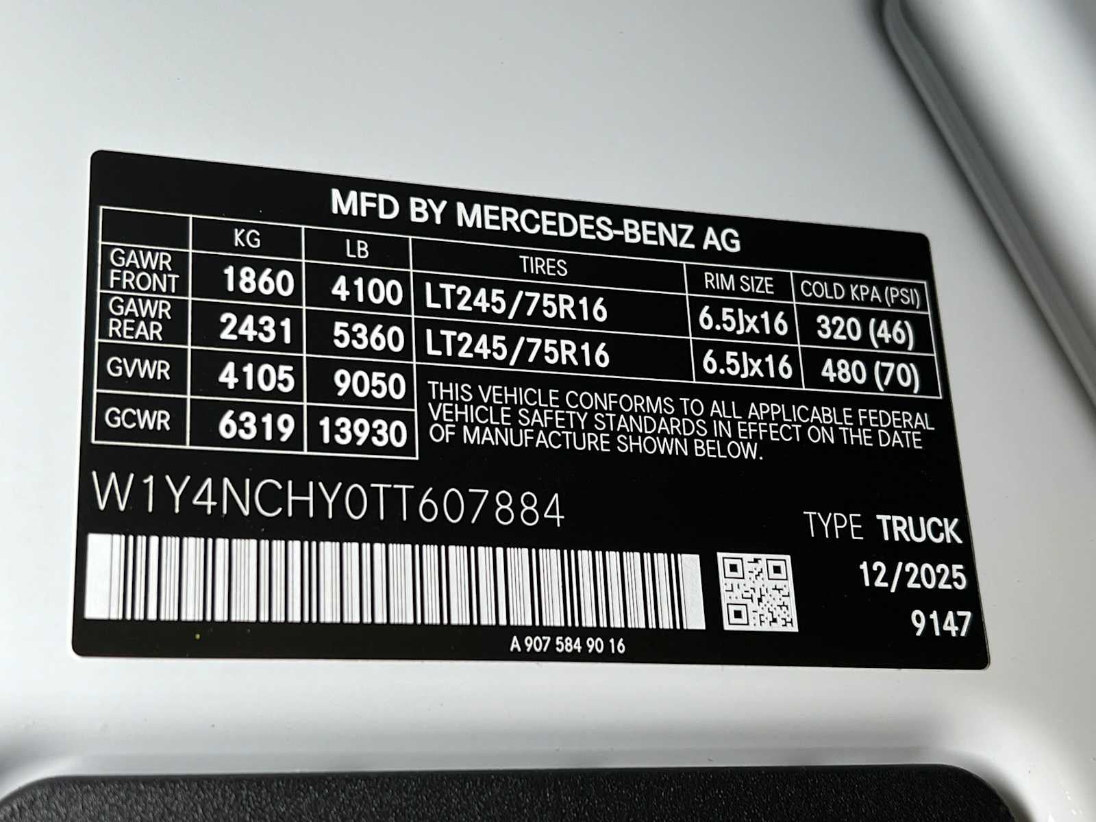 2026 Mercedes-Benz Sprinter Cargo Van 2500 High Roof I4 Diesel HO 170 RWD