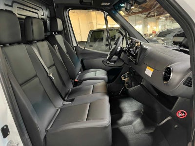 2026 Mercedes-Benz Sprinter 2500 High Roof I4 Diesel HO 170 RWD