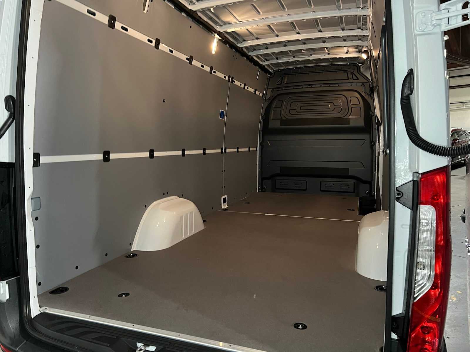 2026 Mercedes-Benz Sprinter 2500 High Roof I4 Diesel HO 170 RWD