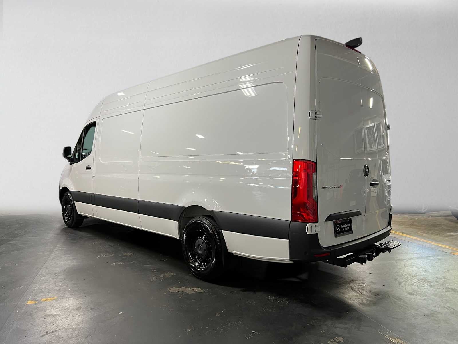 2026 Mercedes-Benz Sprinter 2500 High Roof I4 Diesel HO 170 RWD