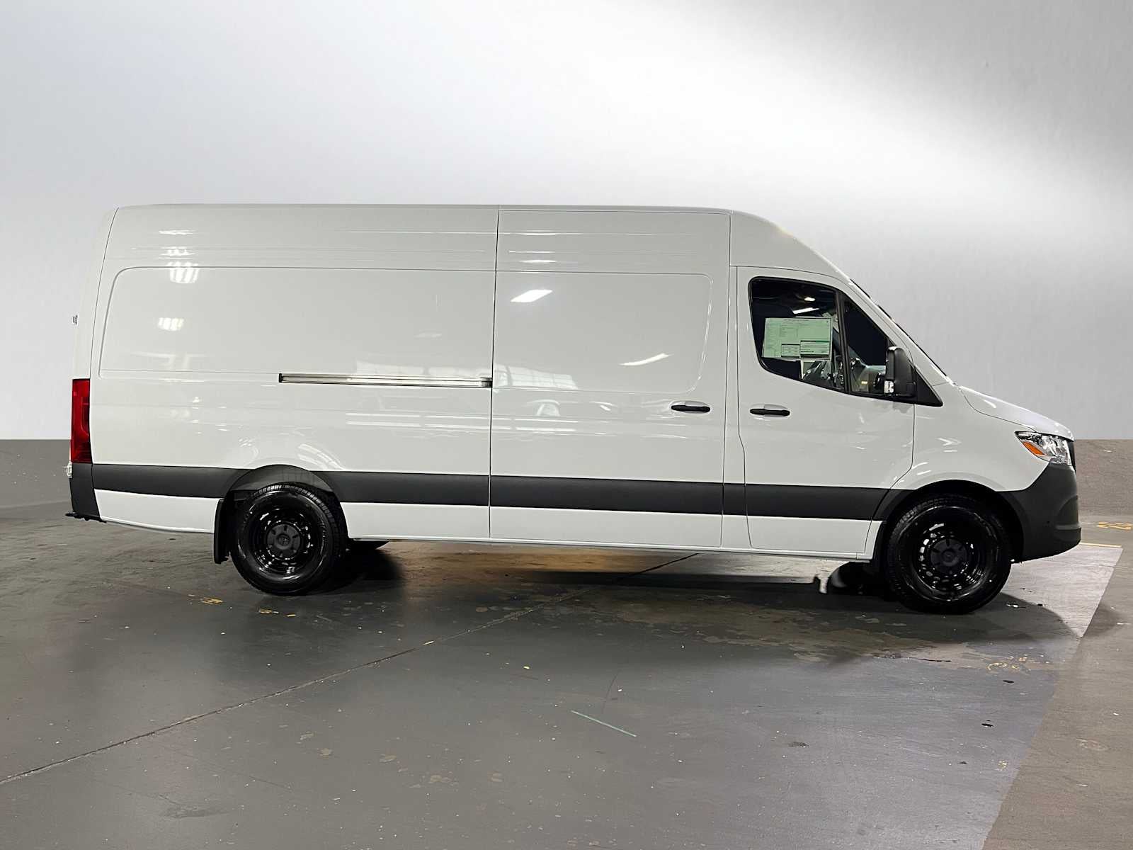 2026 Mercedes-Benz Sprinter 2500 High Roof I4 Diesel HO 170 RWD