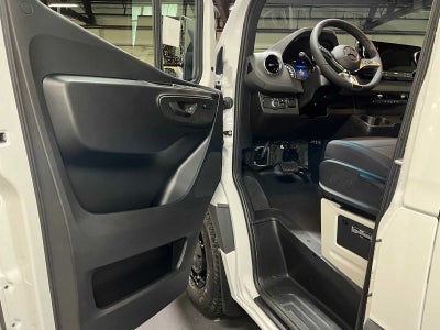 2026 Mercedes-Benz Sprinter 2500 High Roof I4 Diesel HO 170 RWD