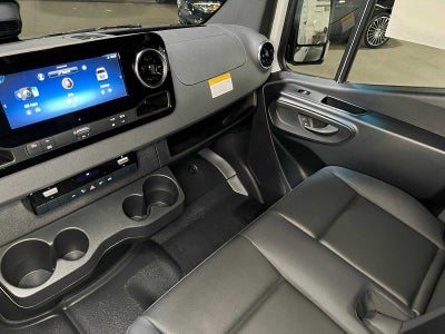 2026 Mercedes-Benz Sprinter 2500 High Roof I4 Diesel HO 170 RWD