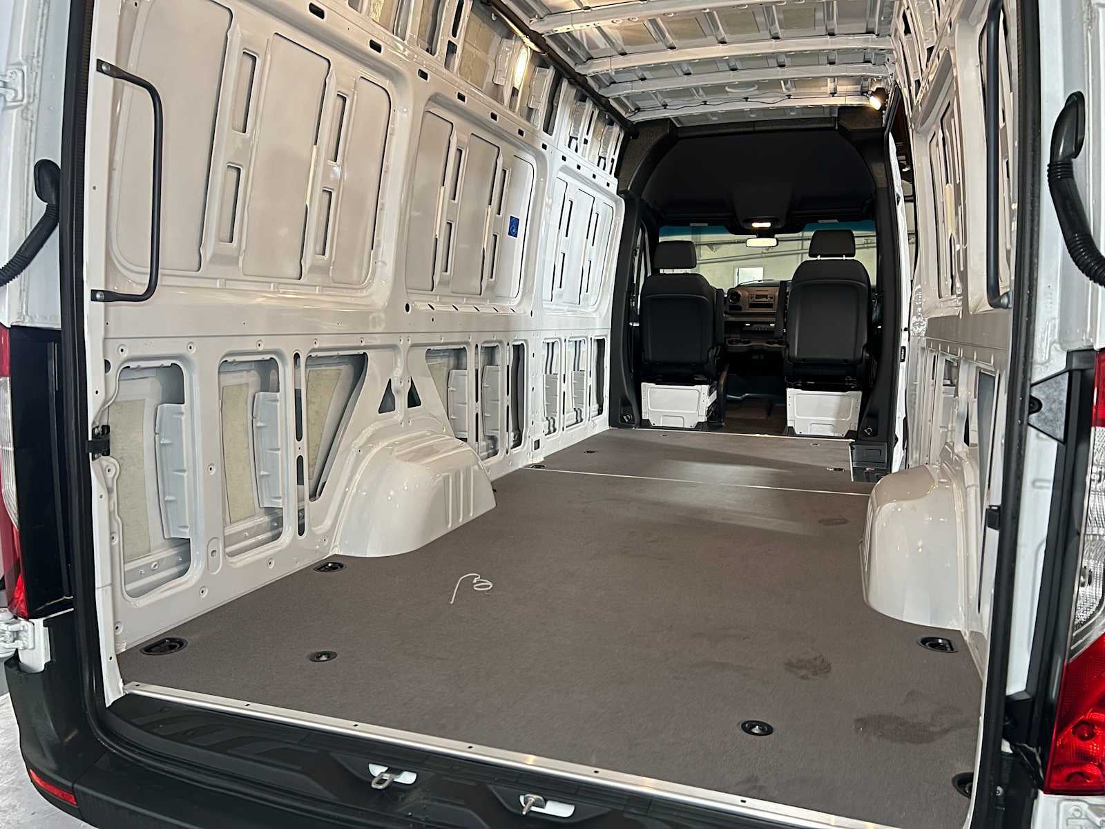 2025 Mercedes-Benz Sprinter Cargo Van 2500 High Roof I4 Diesel HO 170 RWD