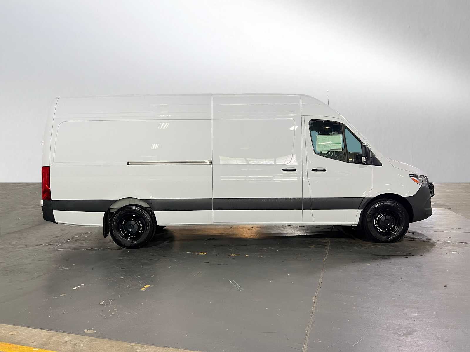 2025 Mercedes-Benz Sprinter Cargo Van 2500 High Roof I4 Diesel HO 170 RWD