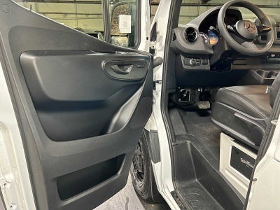 2025 Mercedes-Benz Sprinter Cargo Van 2500 High Roof I4 Diesel HO 170 RWD