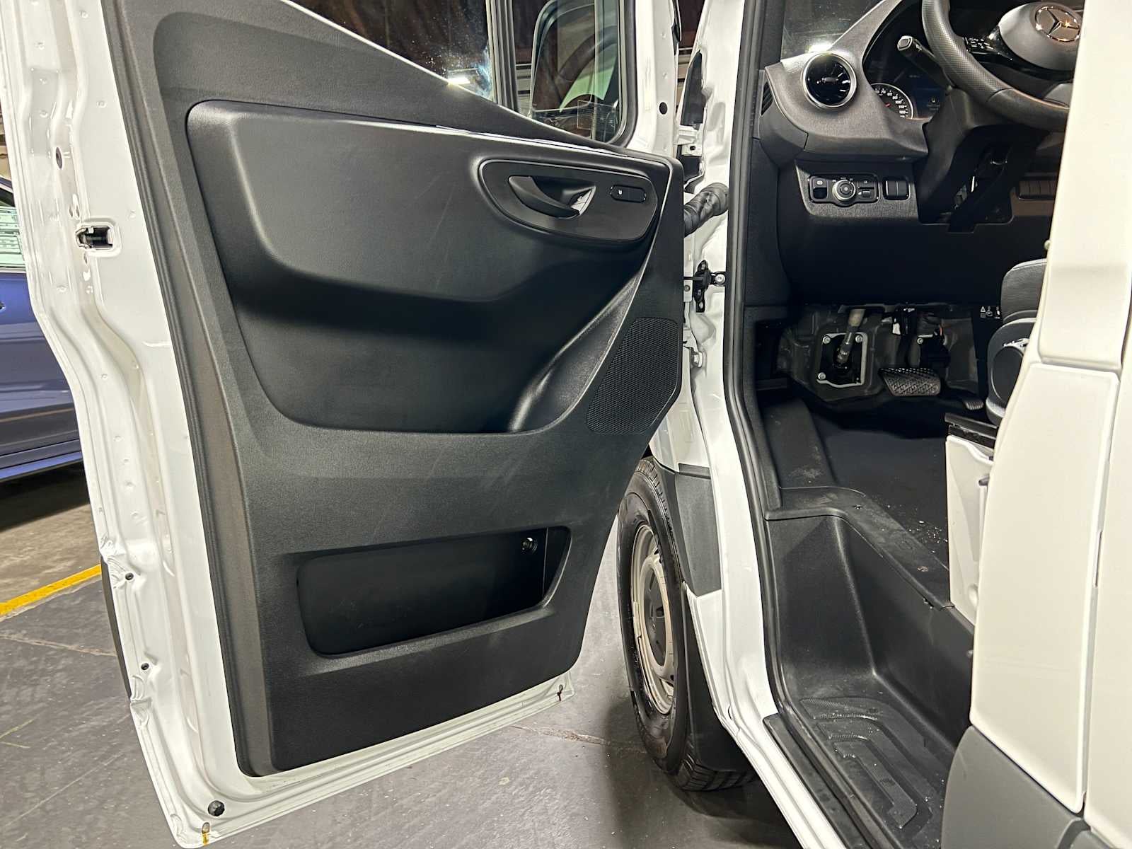 2025 Mercedes-Benz Sprinter Cargo Van 2500 High Roof I4 Diesel HO 170 RWD
