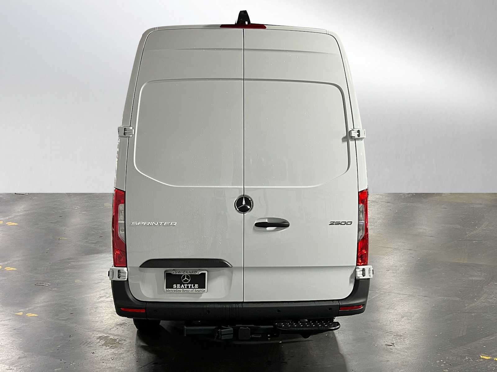 2026 Mercedes-Benz Sprinter 2500 High Roof I4 Diesel HO 170 RWD