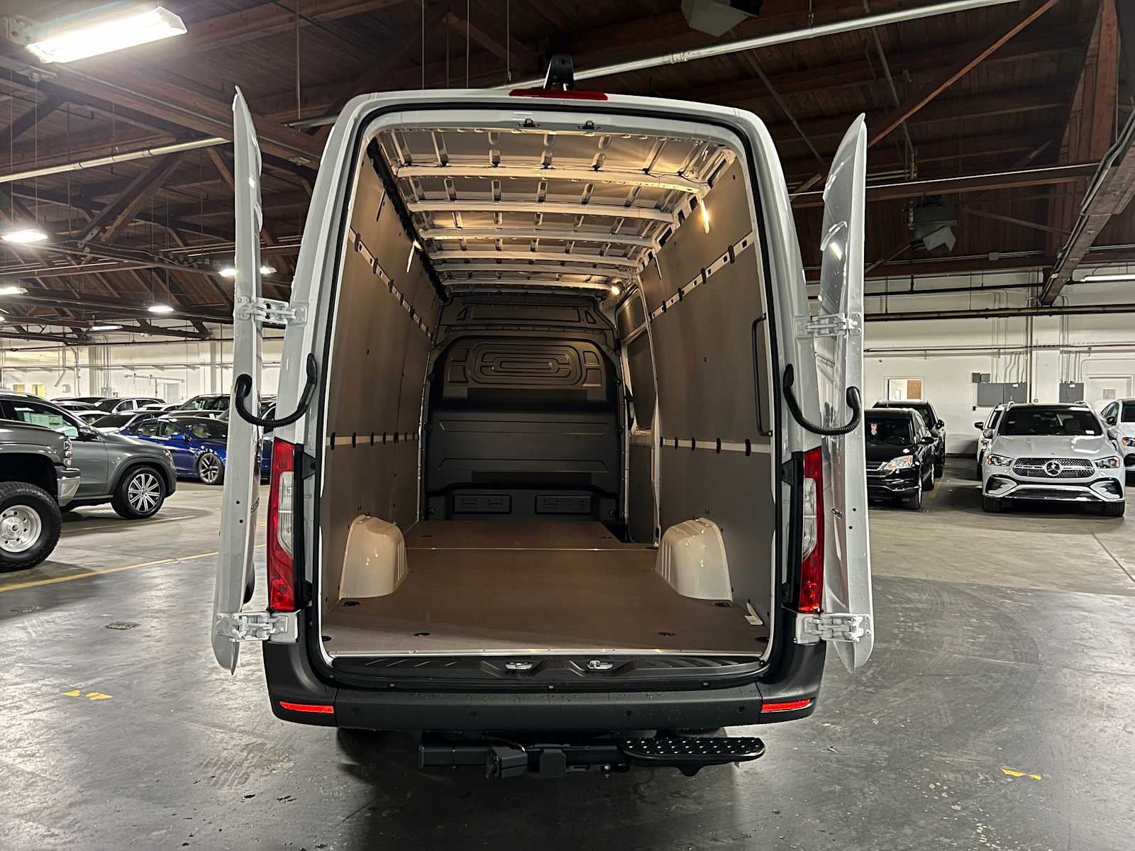 2026 Mercedes-Benz Sprinter 2500 High Roof I4 Diesel HO 170 RWD