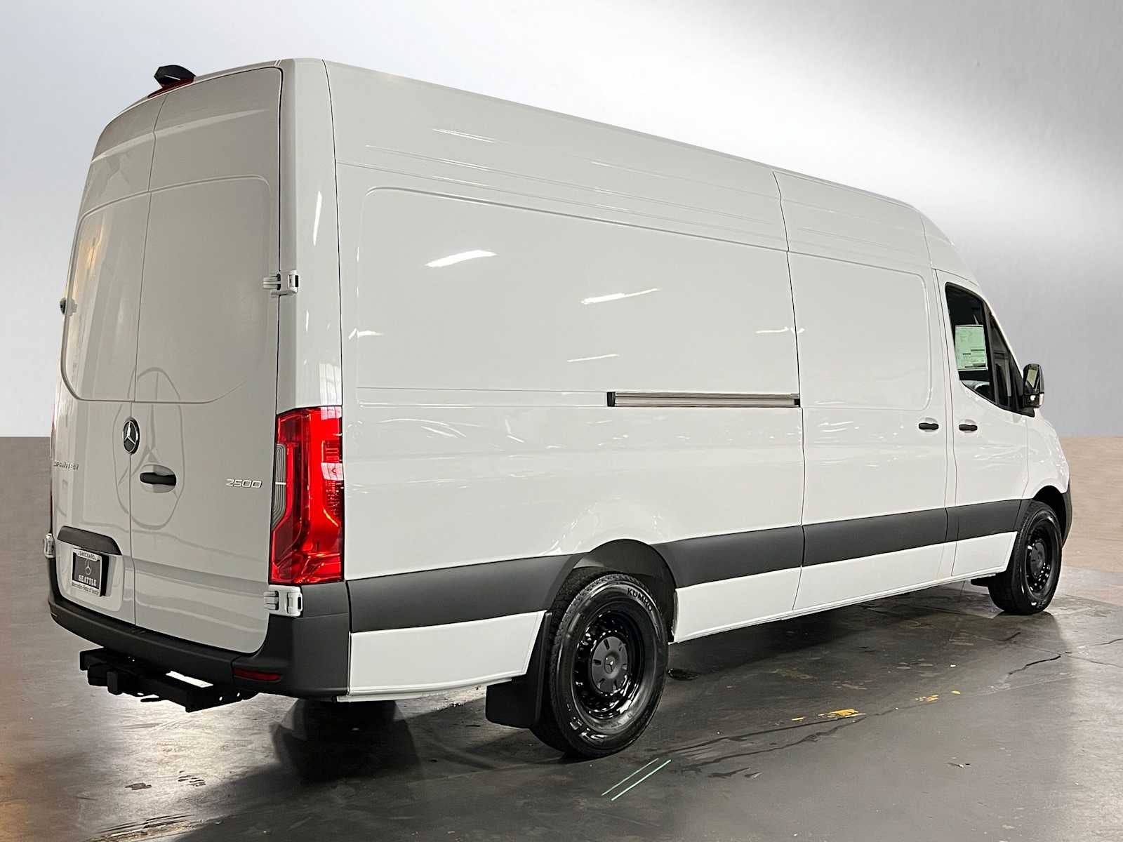 2025 Mercedes-Benz Sprinter Cargo Van 2500 High Roof I4 Diesel HO 170 RWD