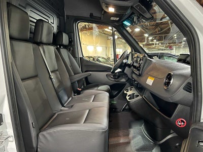 2026 Mercedes-Benz Sprinter 2500 High Roof I4 Diesel HO 170 RWD
