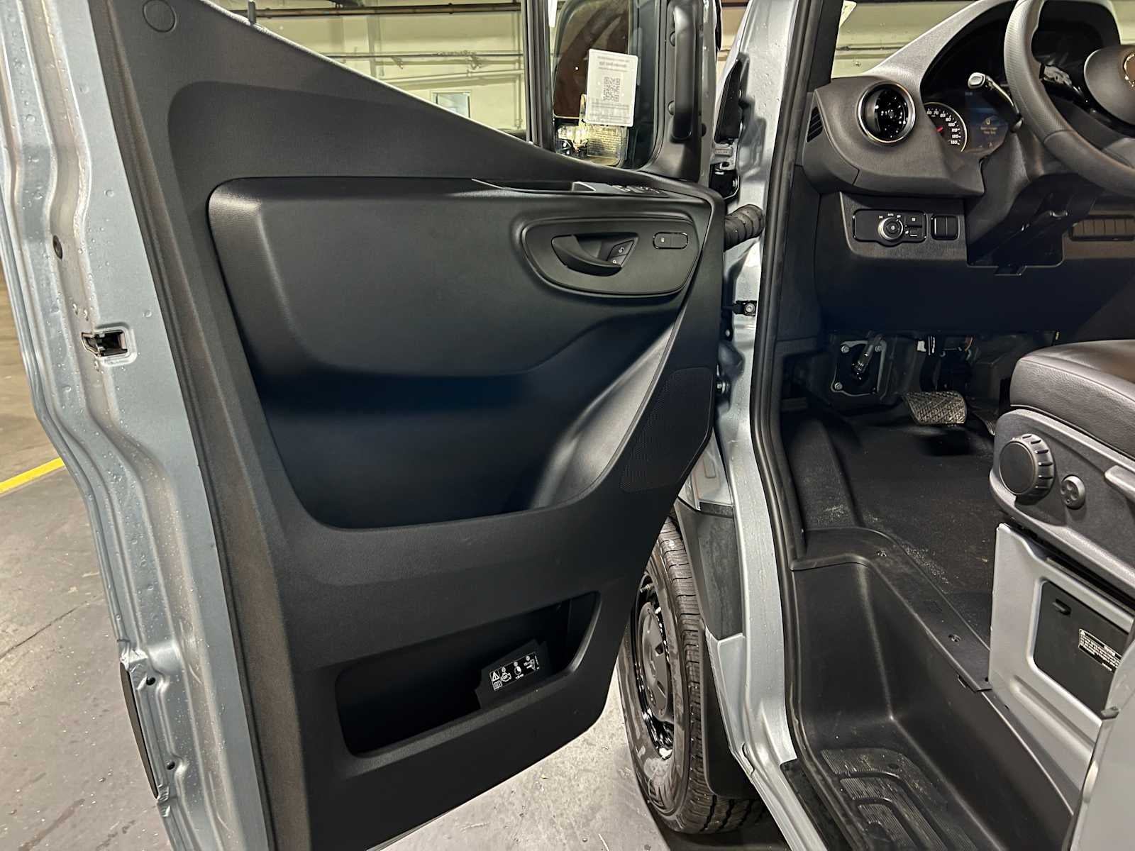 2025 Mercedes-Benz Sprinter Cargo Van 2500 High Roof I4 Diesel HO 170 AWD