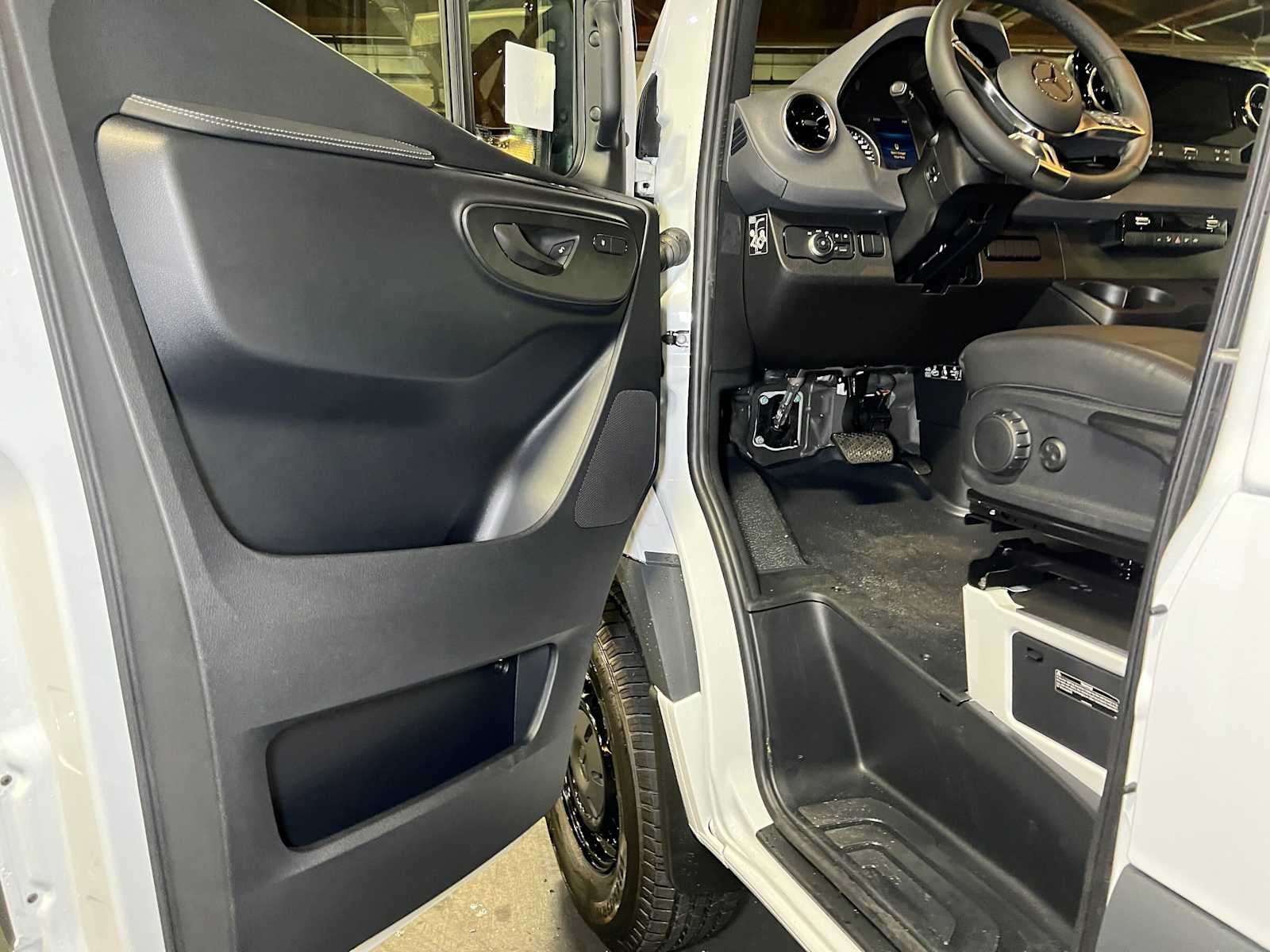 2026 Mercedes-Benz Sprinter Cargo 2500 High Roof I4 Diesel HO 170 AWD