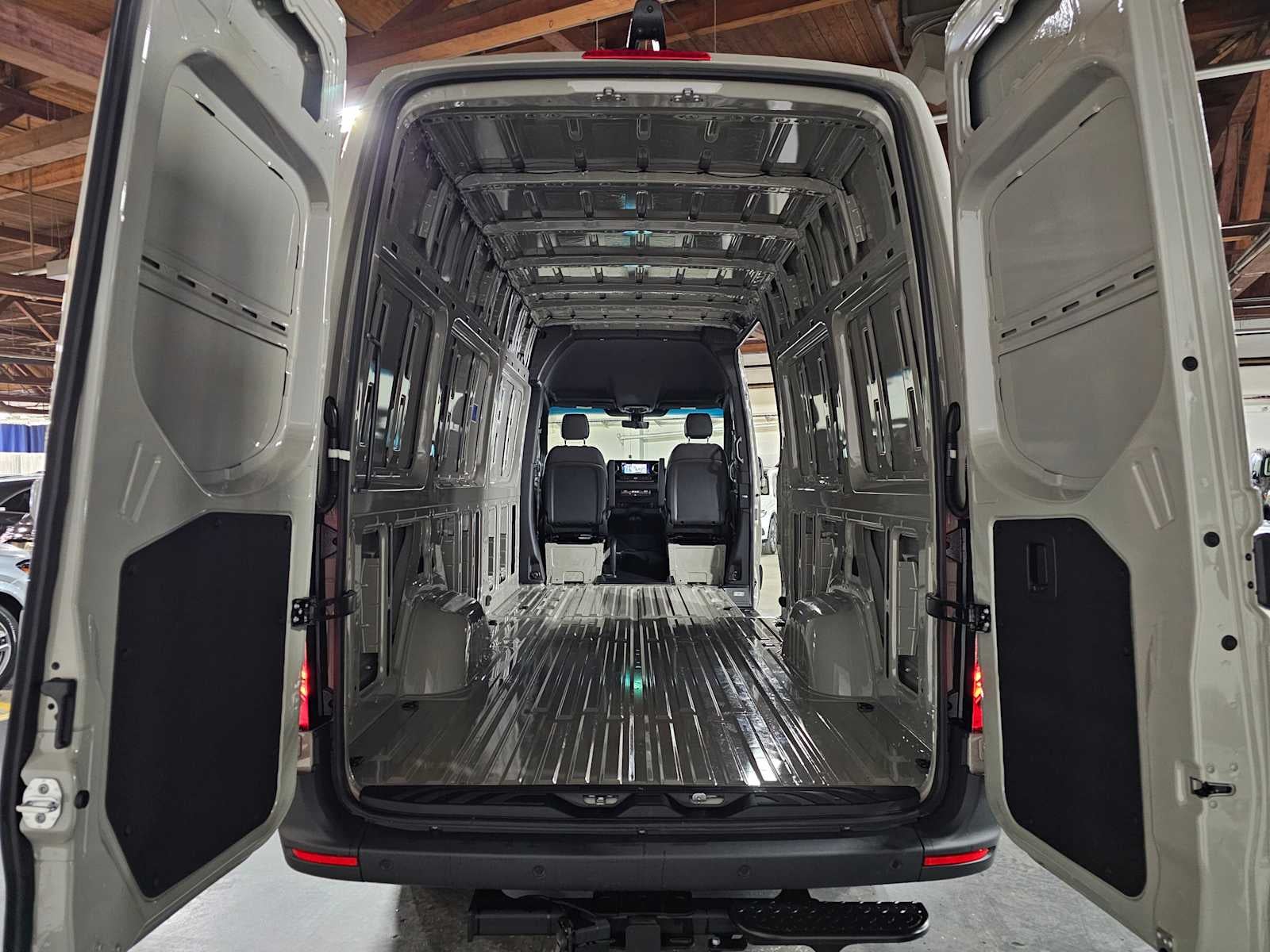 2026 Mercedes-Benz Sprinter 2500 High Roof I4 Diesel HO 170 AWD