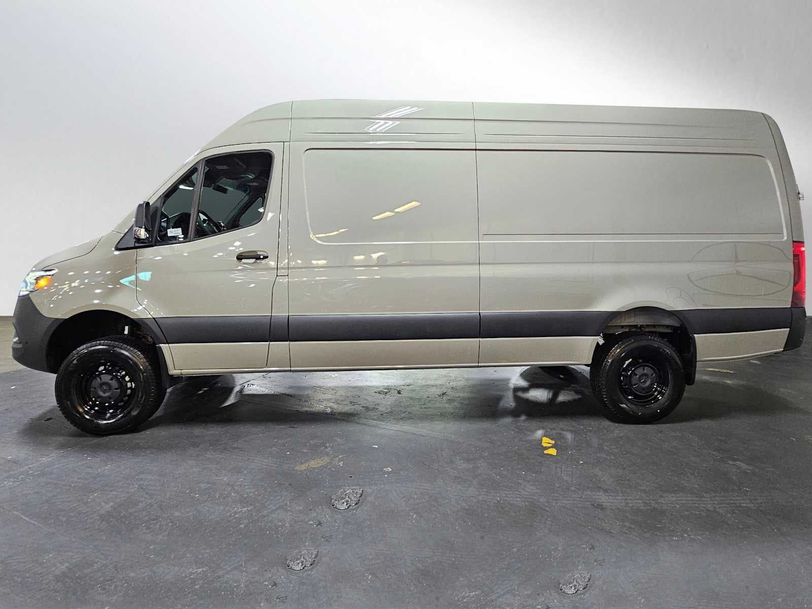 2026 Mercedes-Benz Sprinter 2500 High Roof I4 Diesel HO 170 AWD