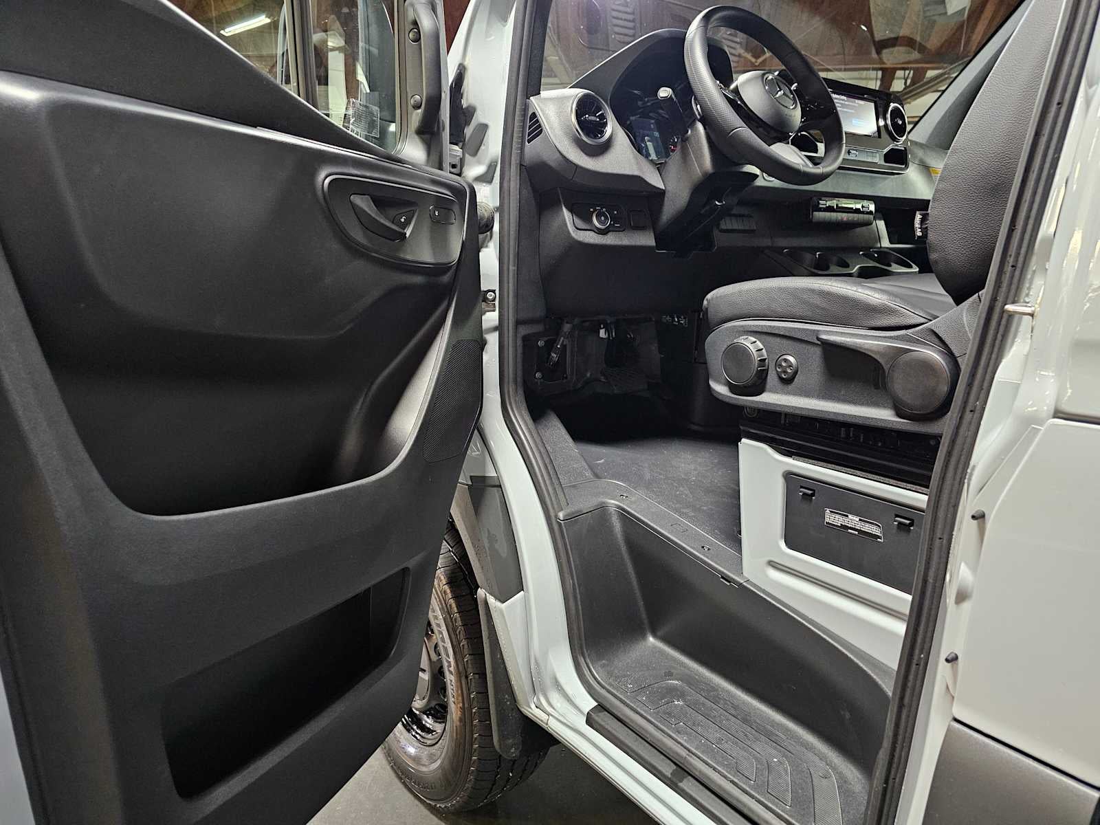 2025 Mercedes-Benz Sprinter Cargo Van 2500 High Roof I4 Diesel HO 170 AWD