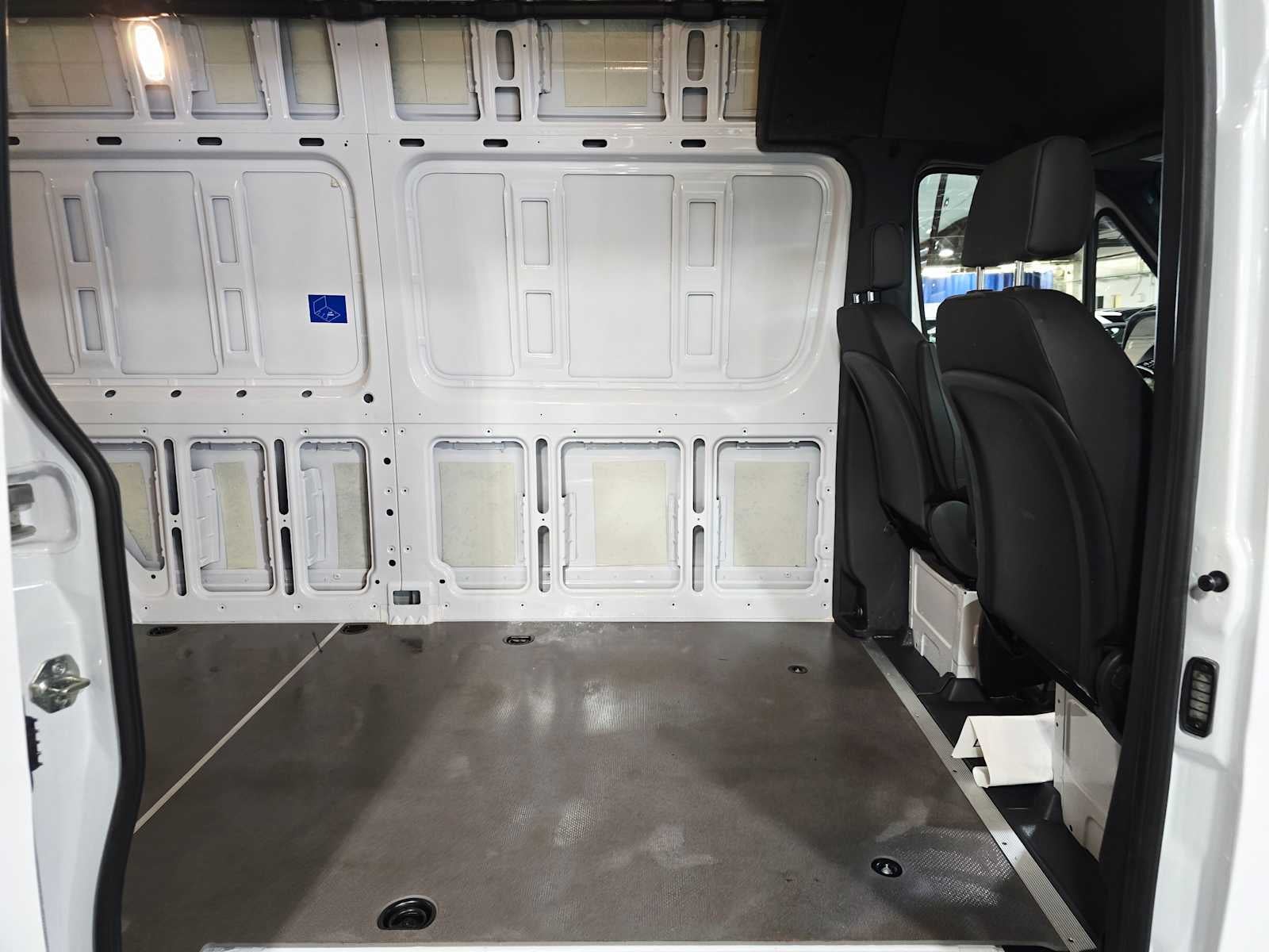 2025 Mercedes-Benz Sprinter Cargo Van 2500 High Roof I4 Diesel HO 170 Extended RWD