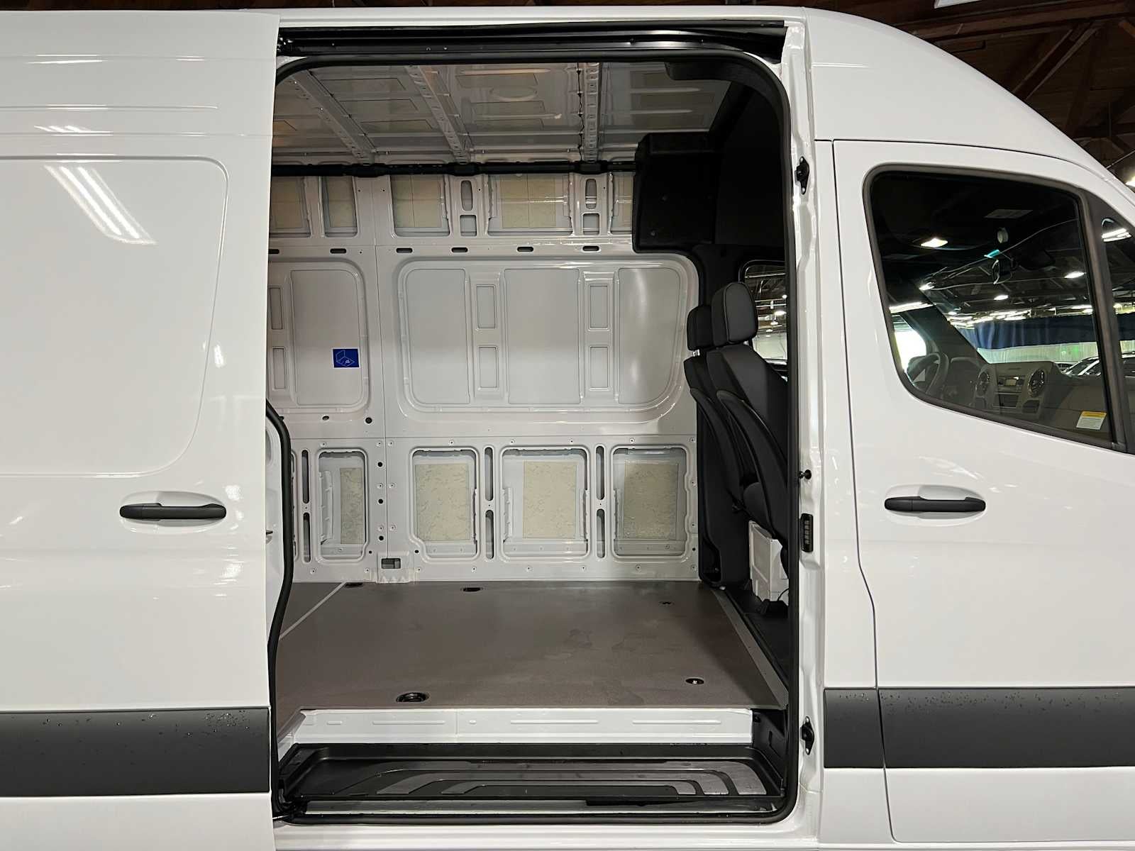 2025 Mercedes-Benz Sprinter Cargo Van 2500 High Roof I4 Diesel HO 170 Extended RWD