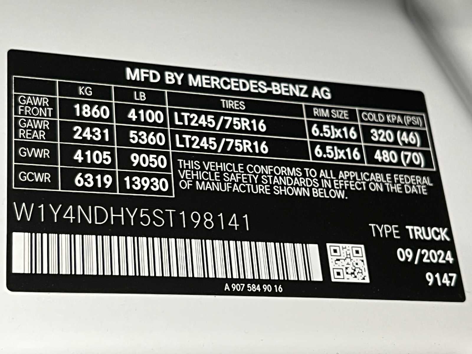 2025 Mercedes-Benz Sprinter Cargo Van 2500 High Roof I4 Diesel HO 170 Extended RWD