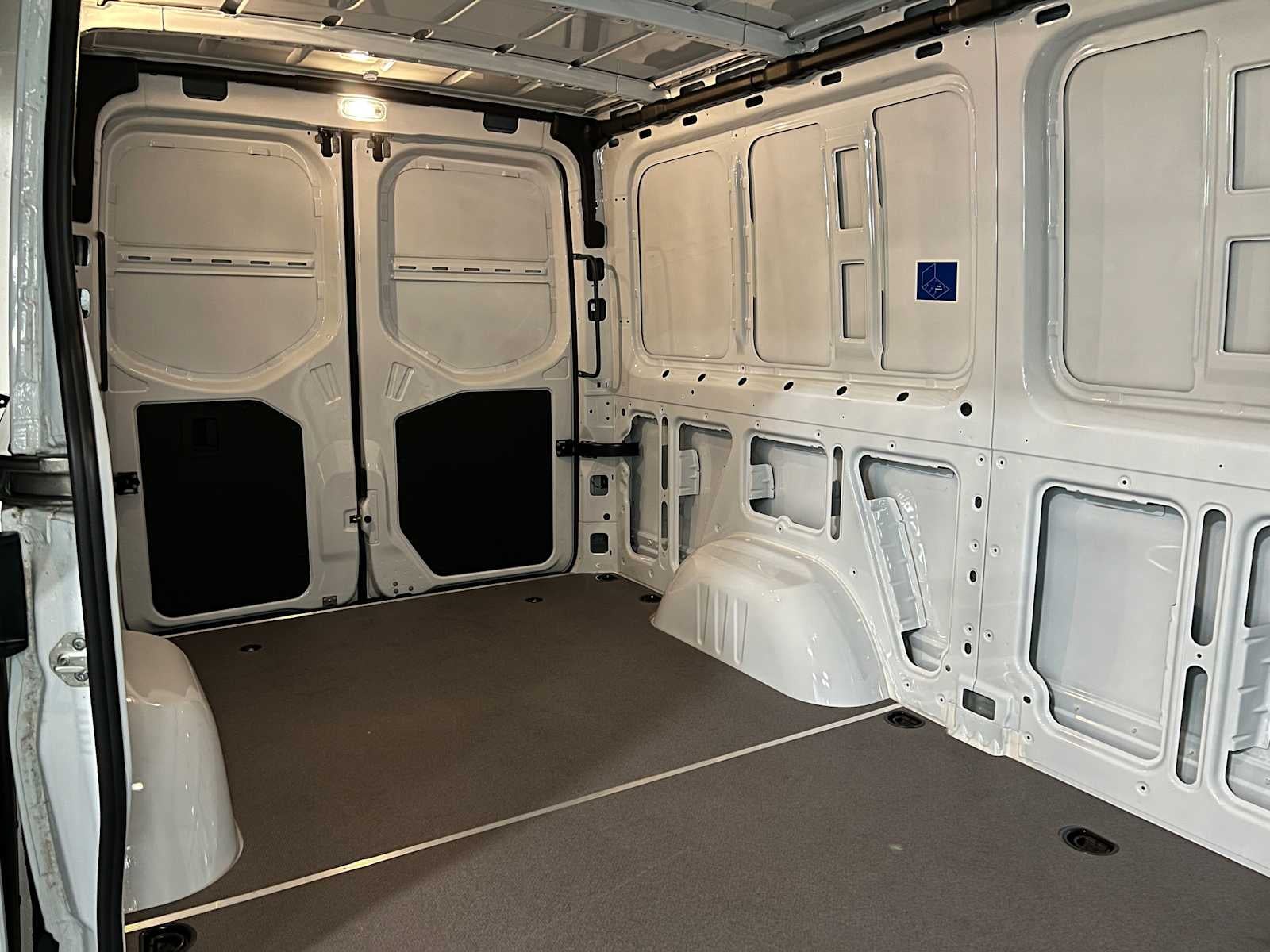 2025 Mercedes-Benz eSprinter Cargo Van 2500 Standard Roof HO 144 RWD