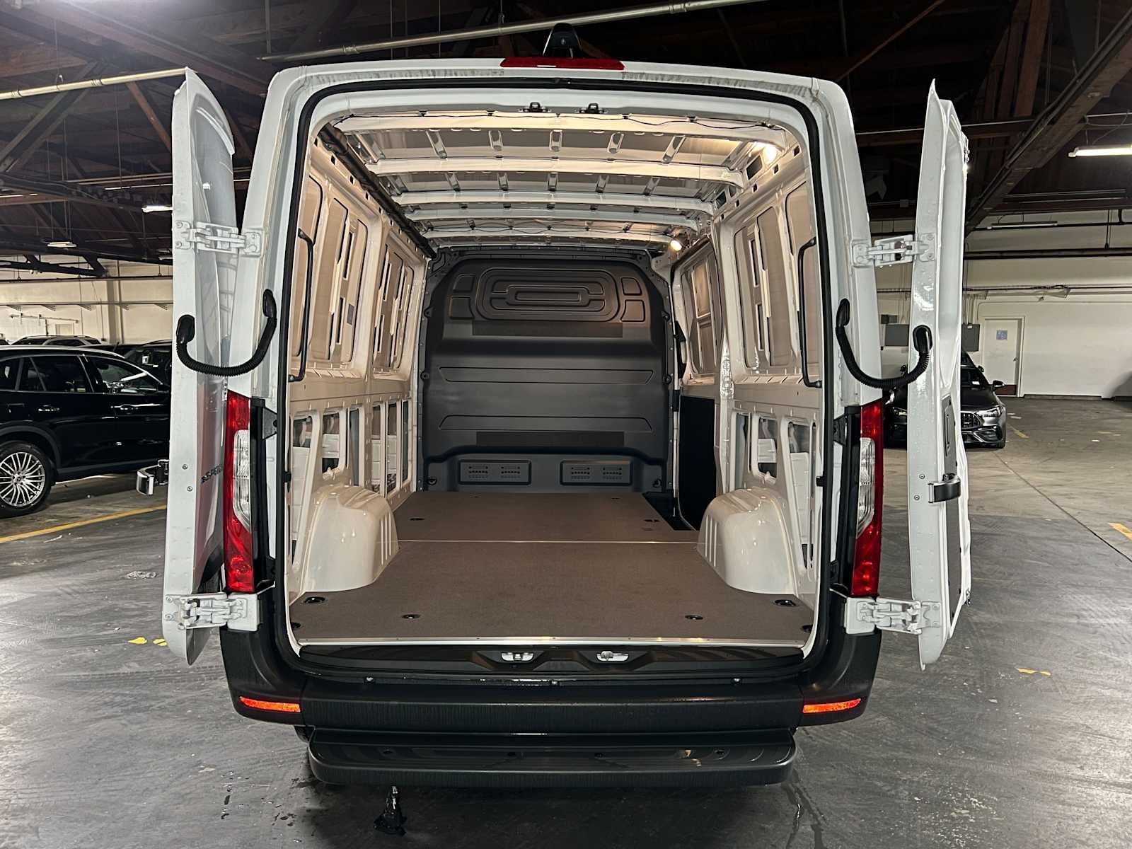 2025 Mercedes-Benz eSprinter Cargo Van 2500 Standard Roof HO 144 RWD