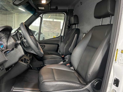 2025 Mercedes-Benz eSprinter Cargo Van 2500 Standard Roof HO 144 RWD