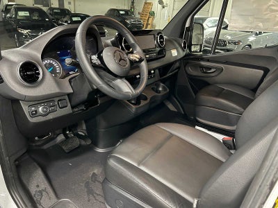 2025 Mercedes-Benz eSprinter Cargo Van 2500 Standard Roof HO 144 RWD