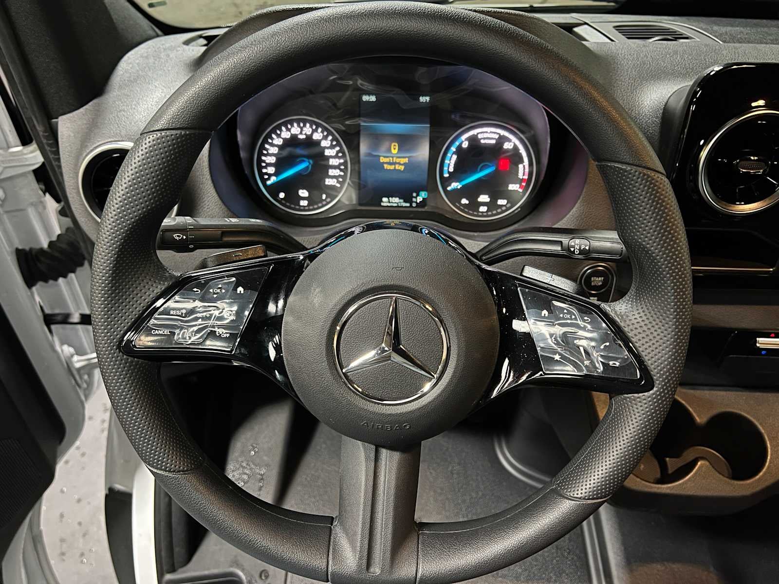 2025 Mercedes-Benz eSprinter Cargo Van 2500 Standard Roof HO 144 RWD