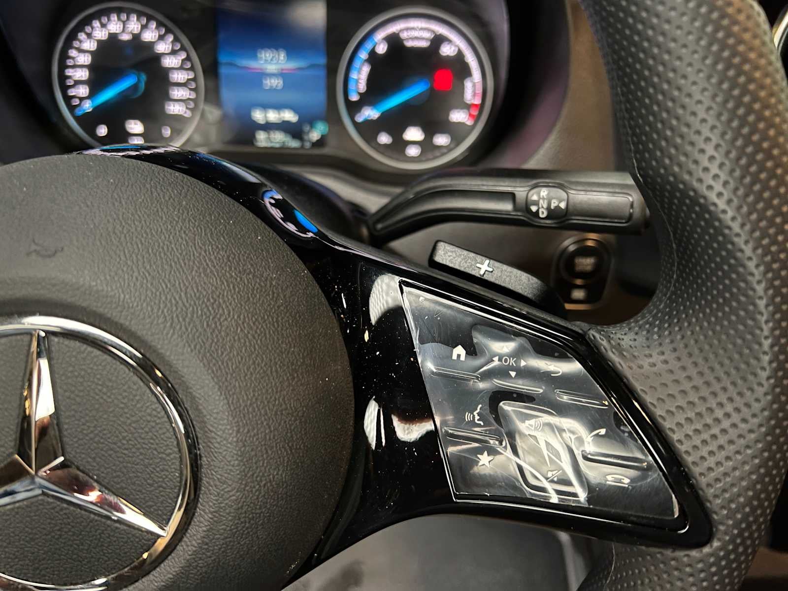 2025 Mercedes-Benz eSprinter Cargo Van 2500 Standard Roof HO 144 RWD