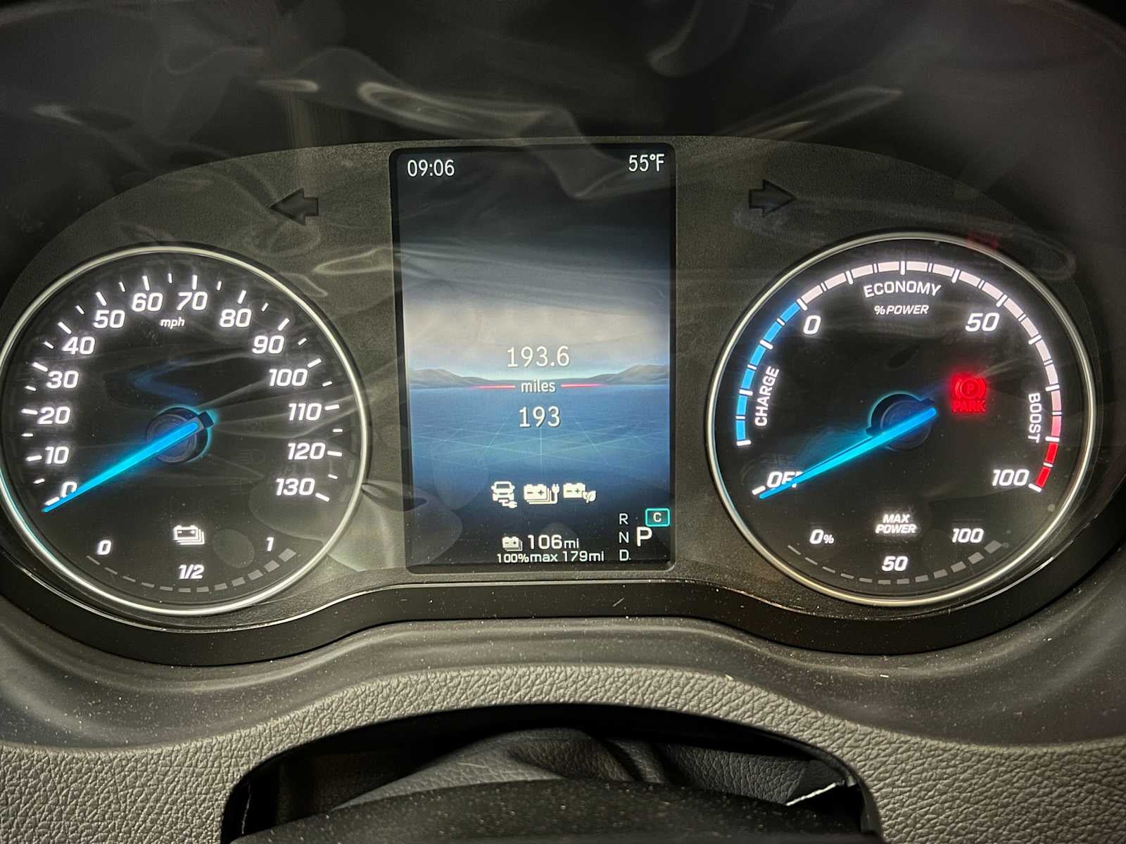 2025 Mercedes-Benz eSprinter Cargo Van 2500 Standard Roof HO 144 RWD