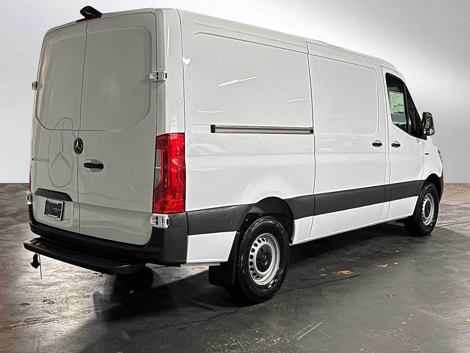 2025 Mercedes-Benz eSprinter Cargo Van 2500 Standard Roof HO 144 RWD