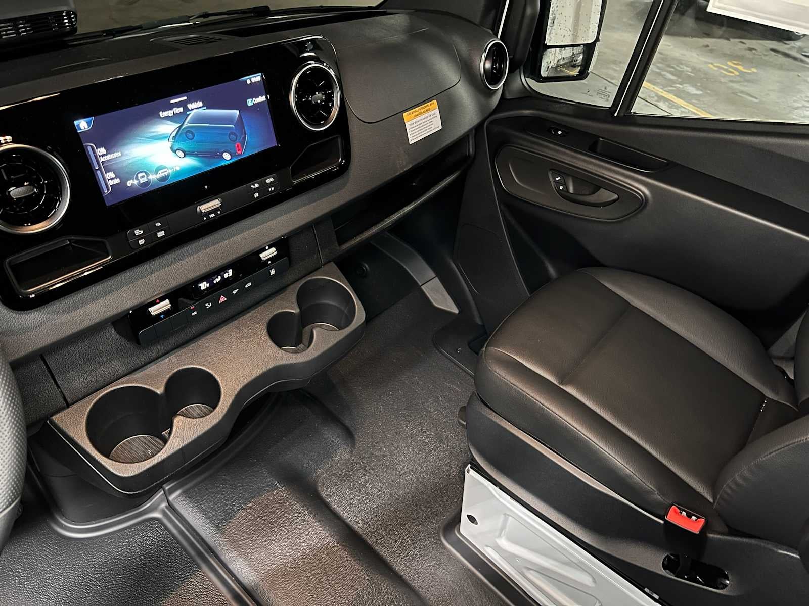 2025 Mercedes-Benz eSprinter Cargo Van 2500 Standard Roof HO 144 RWD