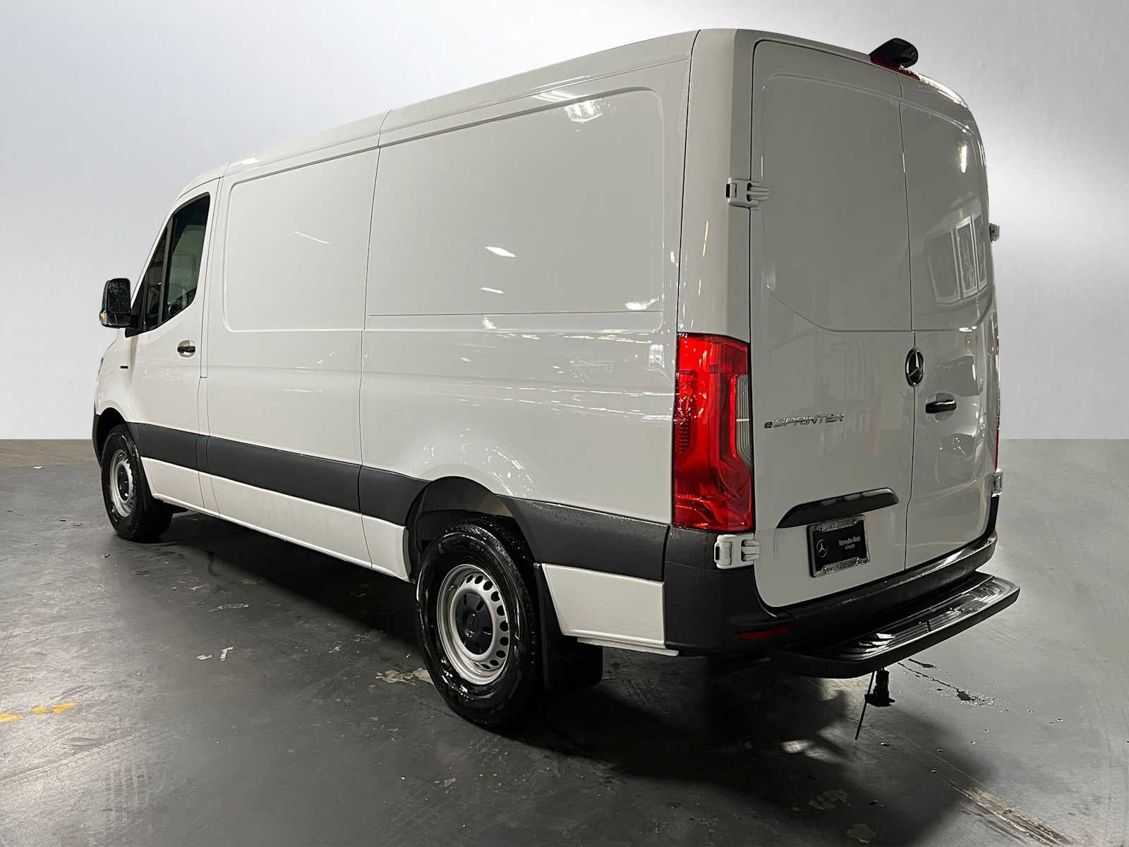 2025 Mercedes-Benz eSprinter Cargo Van 2500 Standard Roof HO 144 RWD